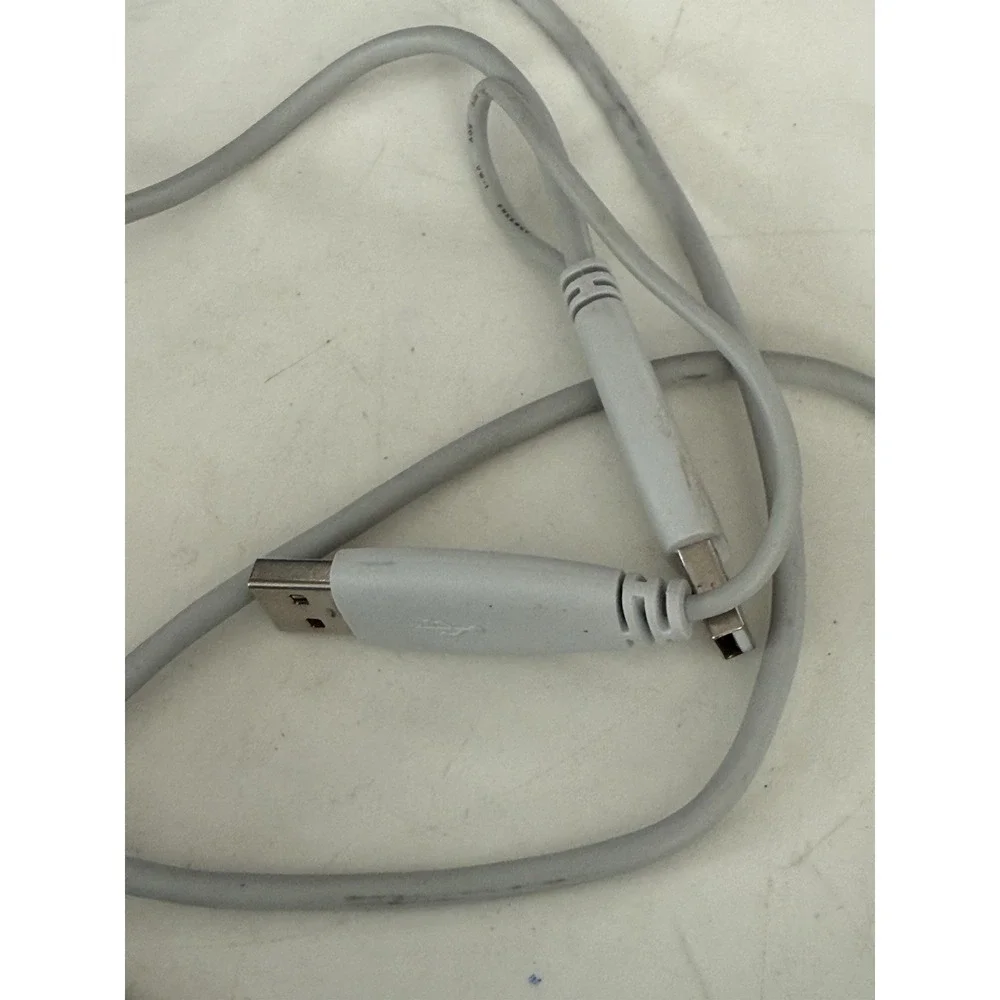 Seagate FreeAgent Go White Dock with Cables PN: 100524044 USB 2.0 To USB 3.0